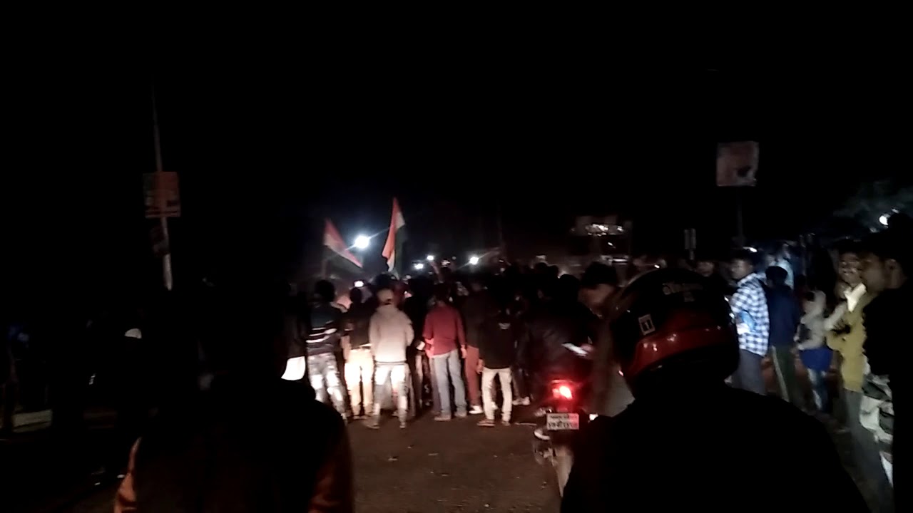 Shravasti katra me aaj shravasti katra chaurahe par dhrna pardarshan kiya aur sahido ko shradhanjai free fonts