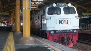 kompilasi hunting KRL dan KA jarak jauh+cegat KLB tk penabur jkt gmr - boo pp