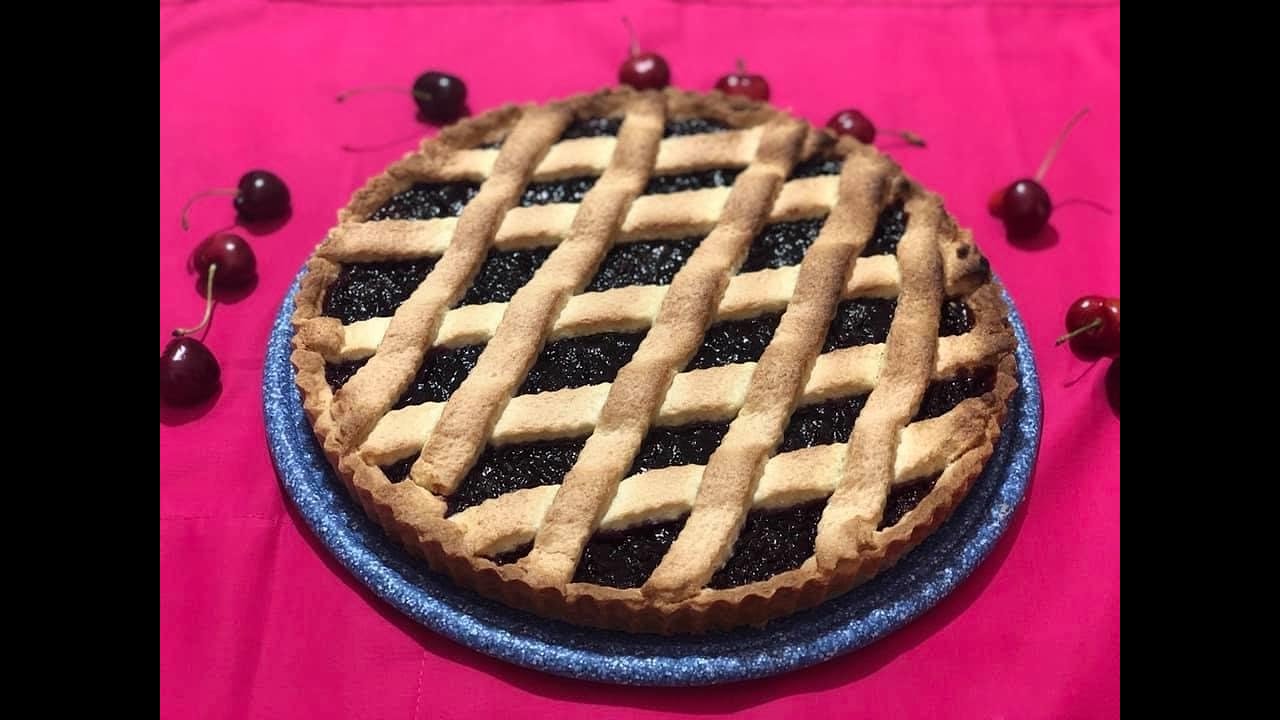 CROSTATA CON CONFETTURA DI CILIEGIE