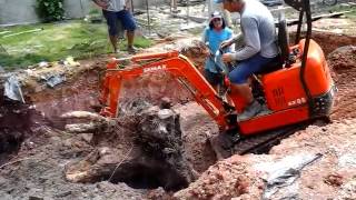 Mini escavadeira pauleira