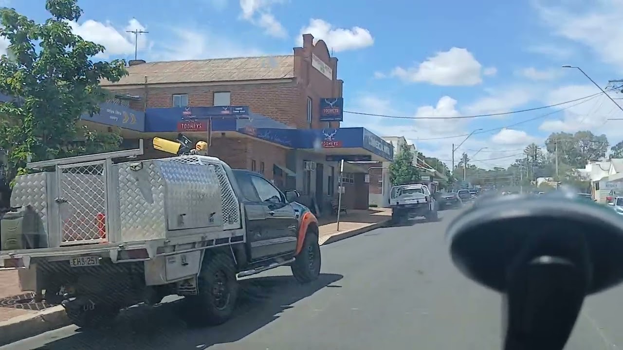 @christopherpearson1752 Иногда встречаются сельские городки. Вариальда, Новый Южный Уэльс, Австра...