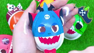 HALLOWEEN TOYS | Mixing RAINBOW Baby Shark with Halloween Surprise Eggs,