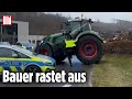 Traktor durchbricht Polizei-Sperre image