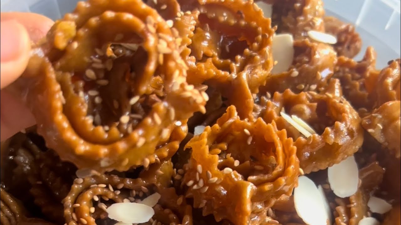 شباكية باللوز مجعبة شاربة العسل بلا عوين ناجحة من المرة الاولى غيرنوضي ديريها لوليداتك وفرحي كوزينتك