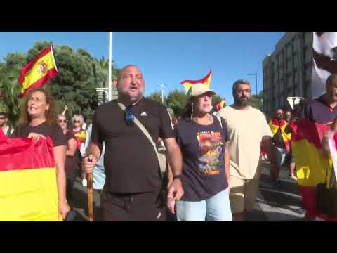 Ceuta vuelve a salir a la calle para exigir normalidad con una sentada pac&iacute;fica lejos de violencia