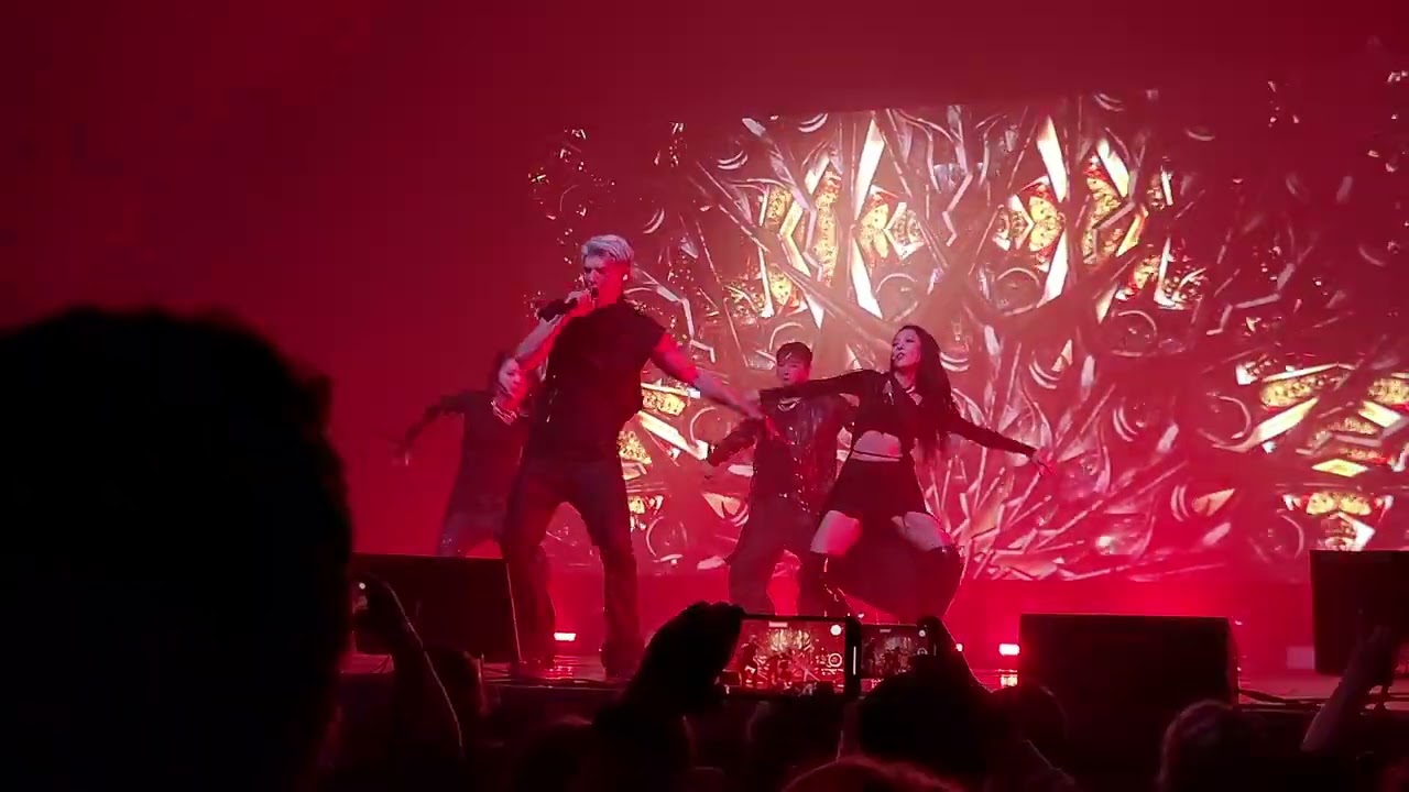 KARD - Bomb Bomb (Live in ATL)