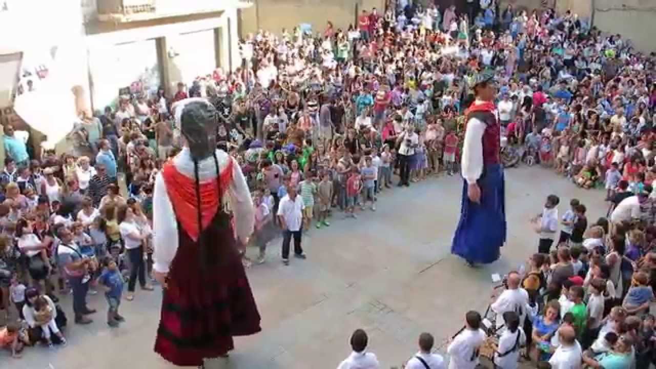 ERRENTERIA. GIGANTES XANTI Y MAIALEN.