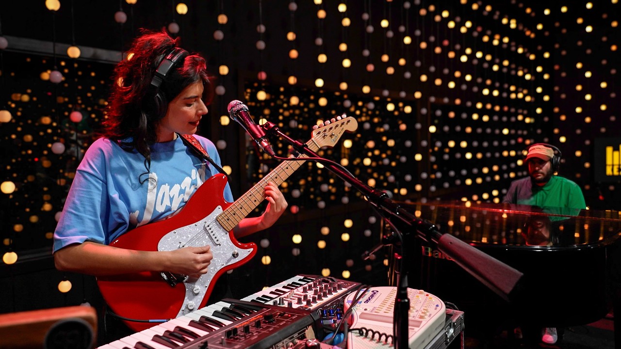 Pearl & The Oysters - Lights Out (Live on KEXP)