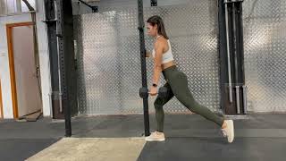 Eccentric Reverse Lunges with hold at the bottom