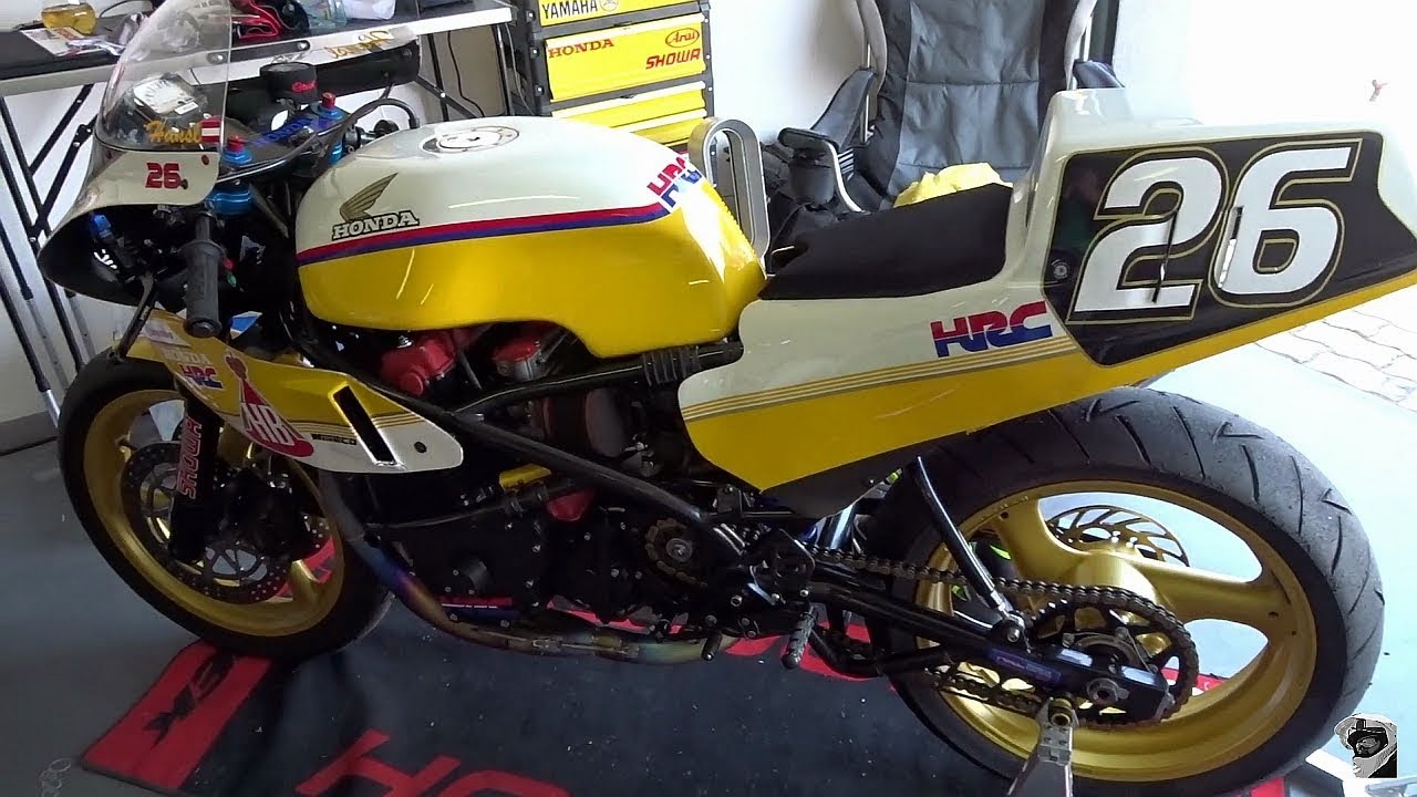 Timeless motorcycle - Bakker Honda 1100 Superbike [classic motorcycle racing]