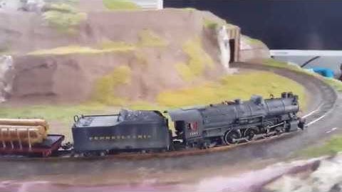 N Scale - Testing out my small 2x2 single loop diorama with a Bachmann K4