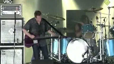 Them Crooked Vultures - No One Loves Me & Neither Do I (LIVE and High Quality!)