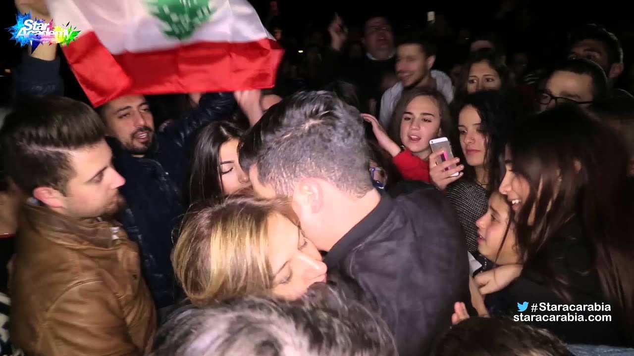 جمهور رافاييل جبور يستقبله خارج الاكاديمية - ستار اكاديمي 11 - 16/01/2016