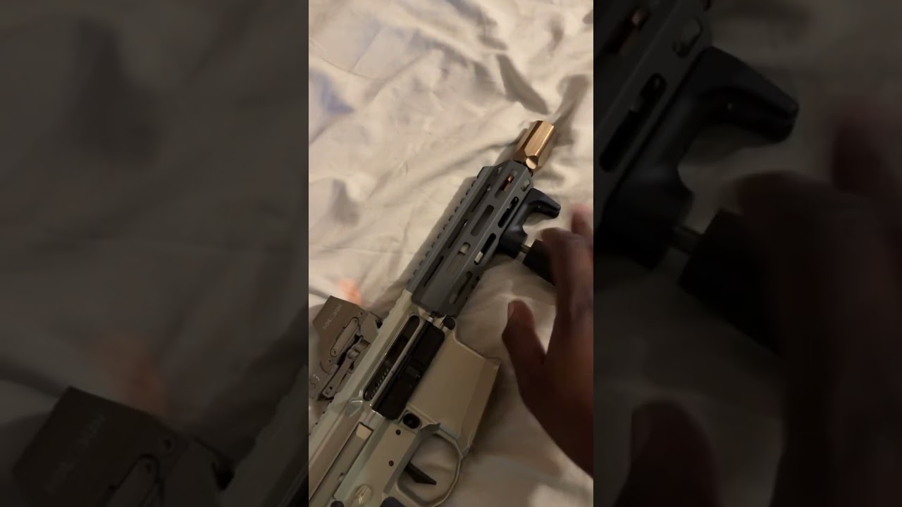 在 YouTube 上觀看「🍯😈Q Honey Badger SBR w/ A2 Tactical Vertical Grip」 在 YouTube 上觀看「🍯😈Q Honey Badger SBR w/ A2 Tactical Vertical Grip」
