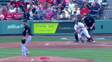 PIT@BOS: Pedroia extends the lead with an RBI single