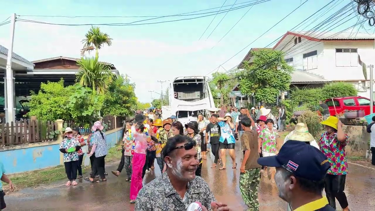 สงกรานต์ ปี 58 รถแห่ก้อยขม