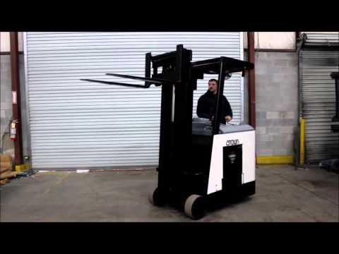 2002 CROWN RC 3000 SERIES ELECTRIC RYDER FORKLIFT YouTube