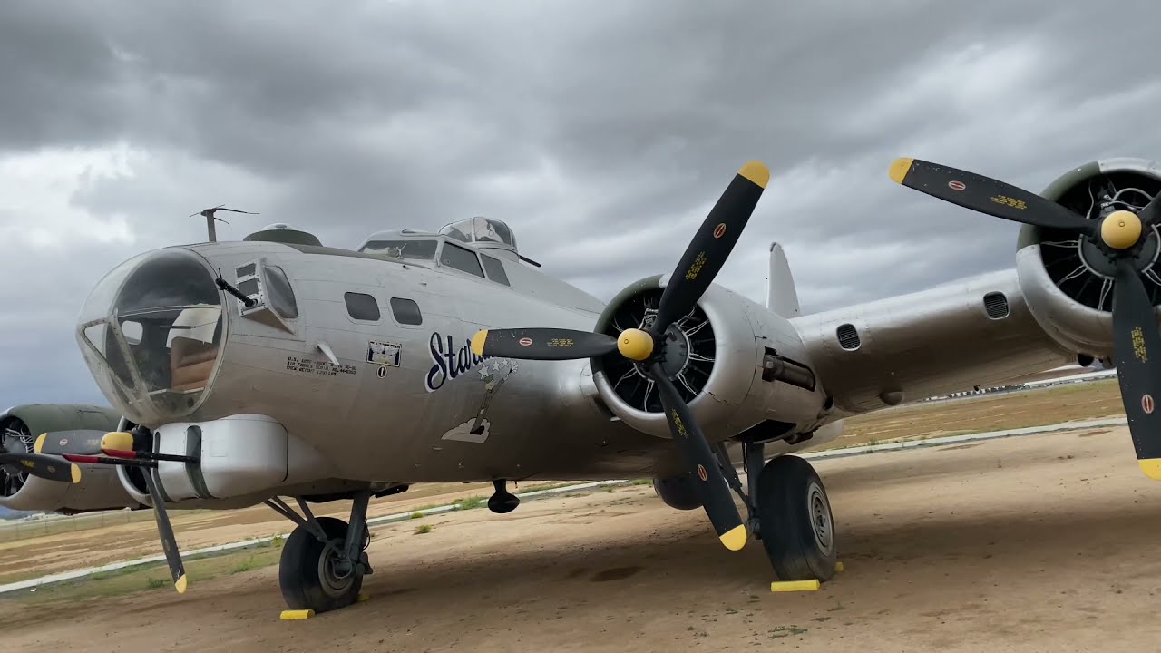 Boeing B-17 Flying Fortress Starduster - YouTube