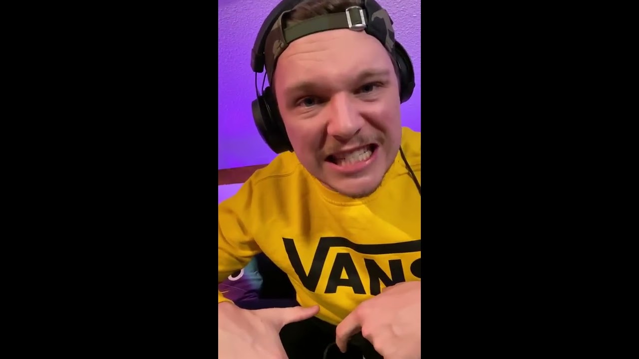 Quand T Es Nul Fortnite Et Que Tu Cherches Des Excuses Shorts