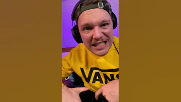 Quand T Es Nul à Fortnite Et Que Tu Cherches Des Excuses Shorts 