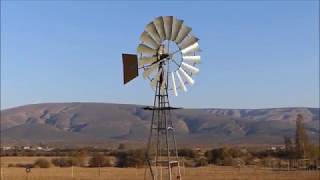 'n Paar windpompe in die Klein-Karoo
