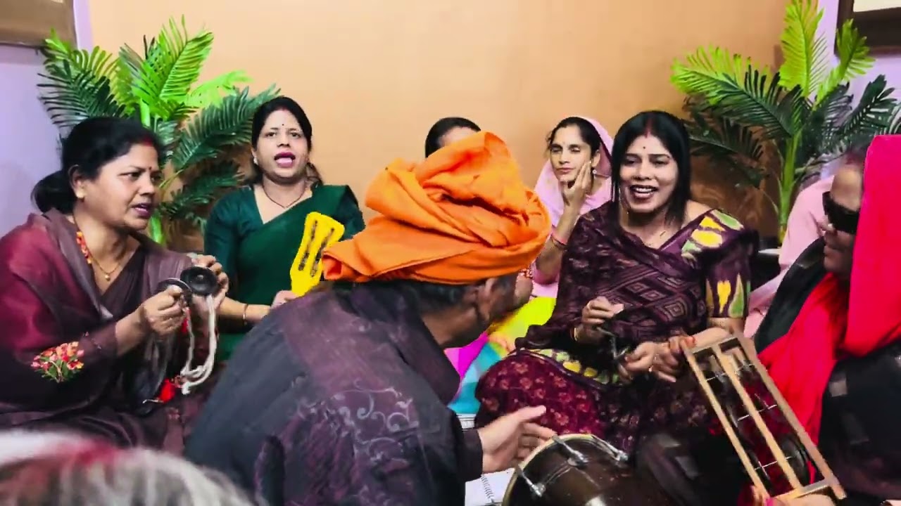 AC कार में कुत्ता🦮घूमे,रोड़ पे गैया🐄रोये इन गैयन को पलैया नहीं है कोई जमानों आयो झूठन को 🥲#bhajan 