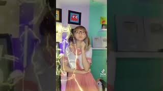 Tiktok Sarah Viloid