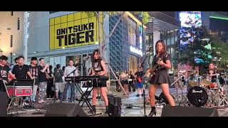 Highway Star  4สาววัยทีนพันธุ์ร็อค#pettyrock Band  Siam Square Walking Street   Centerpoint Bangkok.