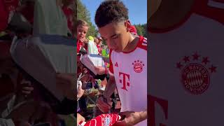 HARRY KANE AND MUSIALA GIVES AUTOGRAPHS TO FANS