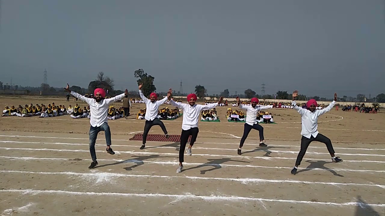 Bhangra from college boys in song heavy weight by Ranjit bawa