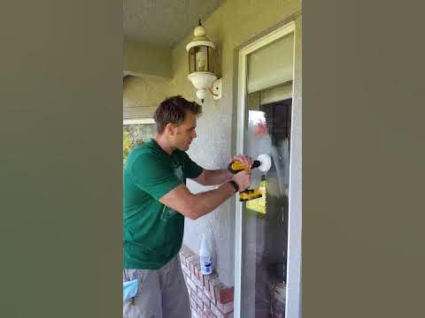 How to Clean Water Spots off Outside Windows #bringitoncleaner - YouTube