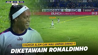 “EGOIS : Gak Beri Umpan ke Dinho” Lihatlah Bagaimana Ronaldinho Mengajari Cara Passing Kelas Dunia