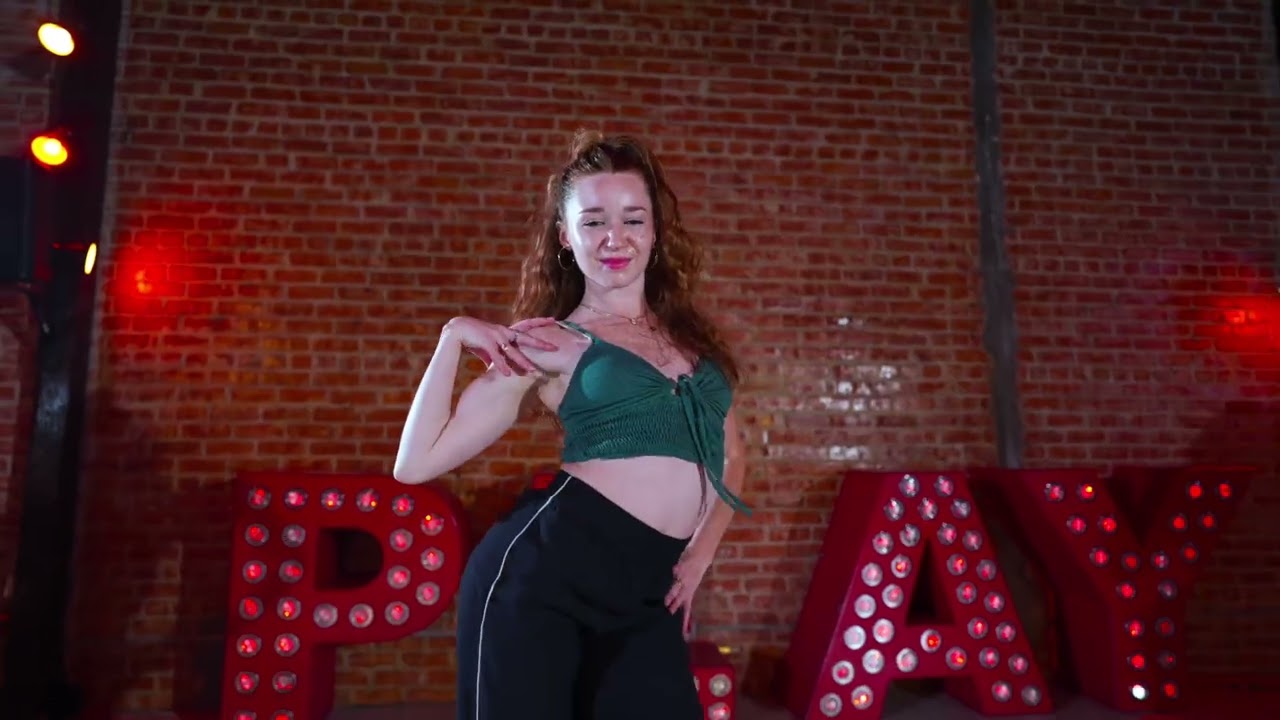 MIRANDA STÜCK DANCE REEL