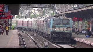 Charming Snake ! Impressive Entry & Exit By Ltt Lko Ac Special Train !!! Charming Snake ! Impressive Entry & Exit By Ltt Lko Ac Special Train !!!