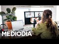 El trabajo remoto puede causar aislamiento, ansiedad y síntomas depresivos | Noticias Telemundo