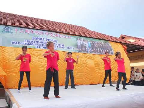 学生带来的舞蹈《少年》
