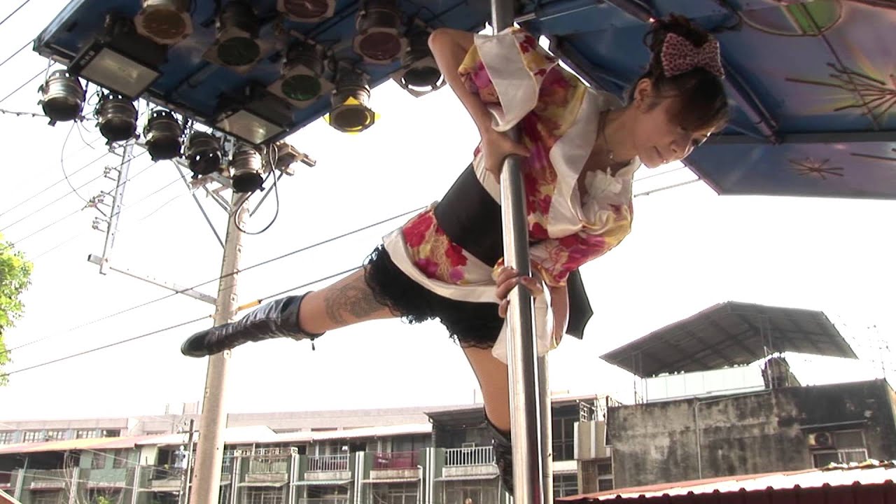 102《》 Dance for happiness ()