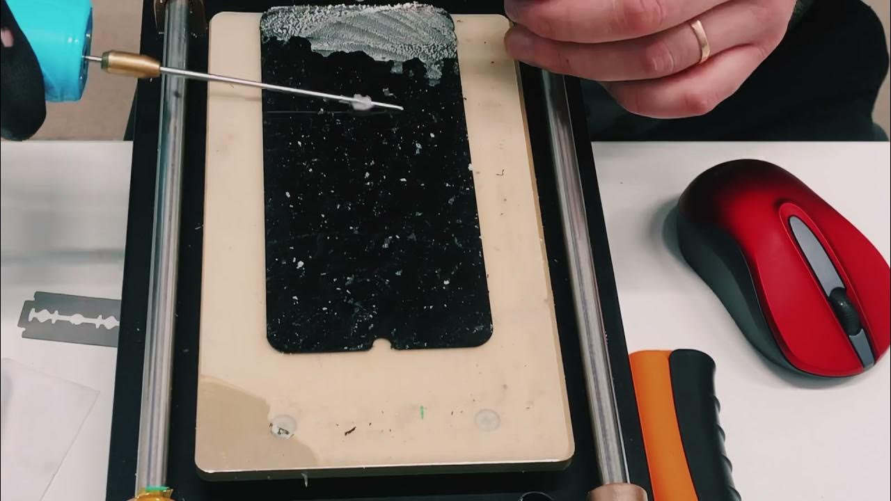 Замена стекла с 23. Переклейка стекла. переклейка стекла дисплея. samsung a50 замена стекла. замена стекла на самсунг а50.