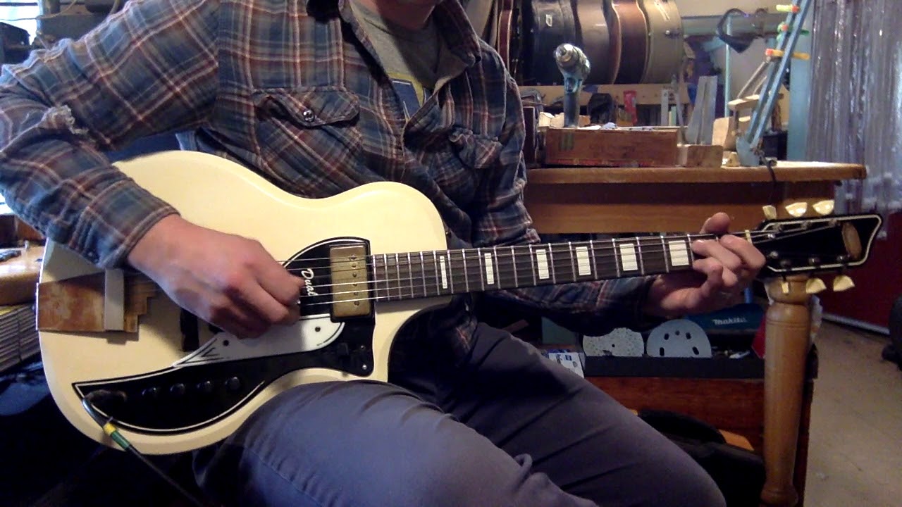 1959 Valco-made Supro Dual-Tone electric guitar