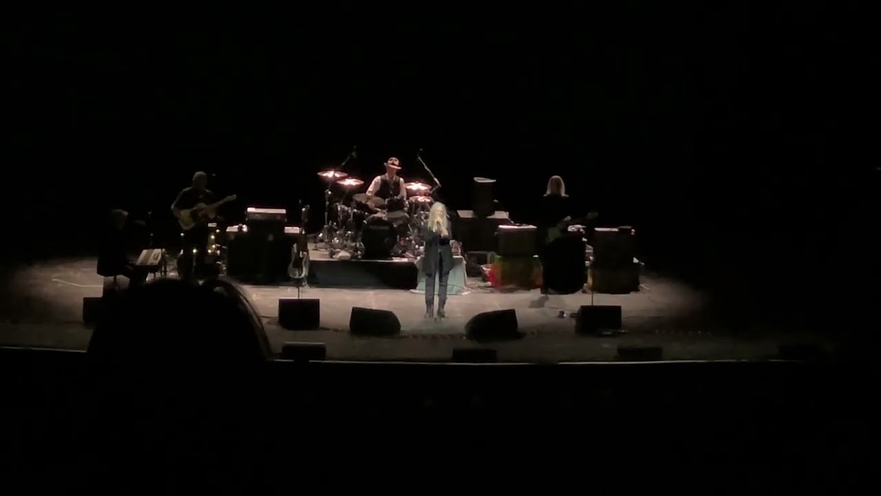 Patti Smith & Her Band - LIVE [clip #8] @ The Met, Phila., PA 11/29/25