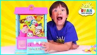 Arcade claw machine game for Surprise Toys with Ryan ToysReview screenshot 1