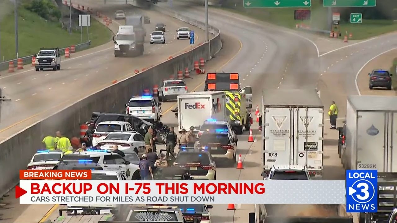Multi-vehicle crash snarls I-75 Southbound during morning commute - YouTube