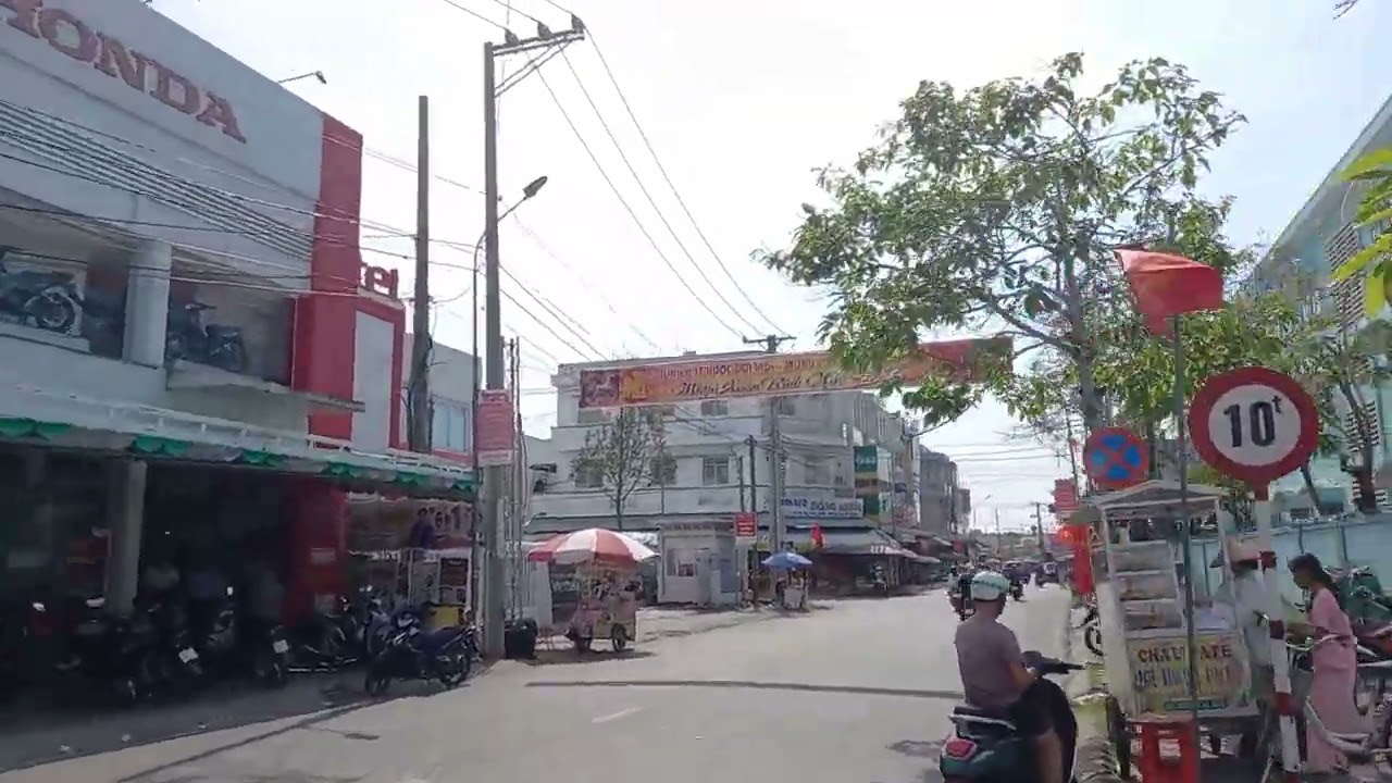 TỪ CẦU CỐNG ĐÁ ĐẾN VÒNG XUYẾN QUẢN LỘ