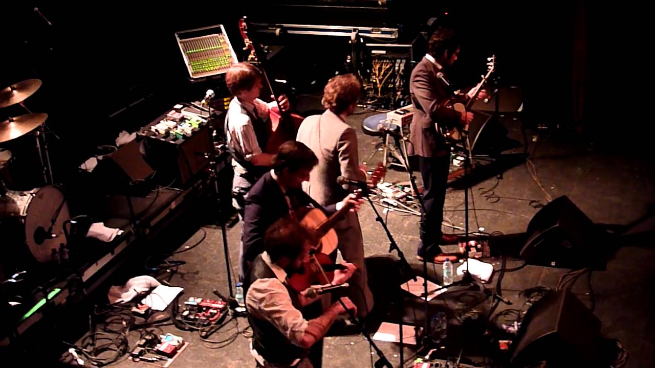 Chris Thile & Punch Brothers "Next To The Trash" @ La Cigale (Paris) Chris Thile & Punch Brothers "Next To The Trash" @ La Cigale (Paris)
