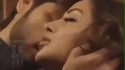 hot kiss in lift