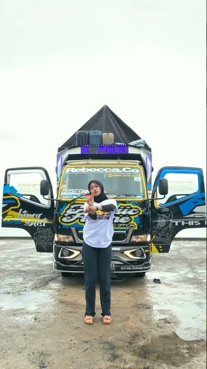 STORY WA LEDIES TRUK CANTIK JOGET YANG LAGI VIRALL🤤//30DETIK #shorts #cctvindonesia #lediestruk