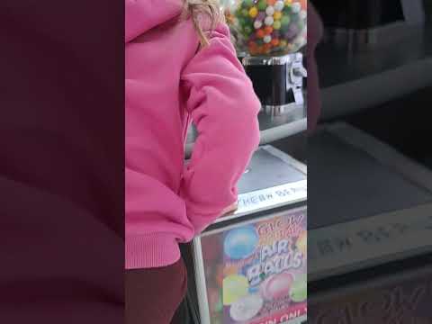 CLIMBING UP ❤️ love candy 🍬 sweets 😋 paying money for candy