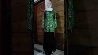 Seragam batik pengajian Aisyiah.