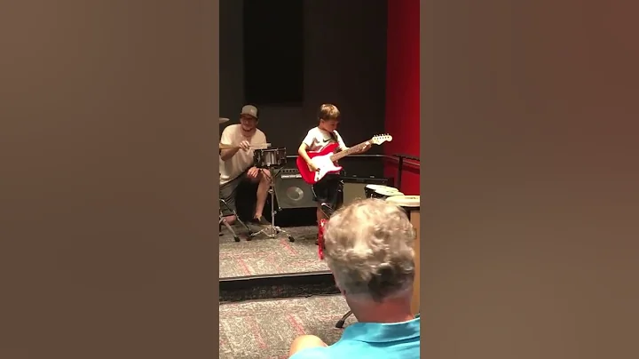Michael Bruce TNT guitar