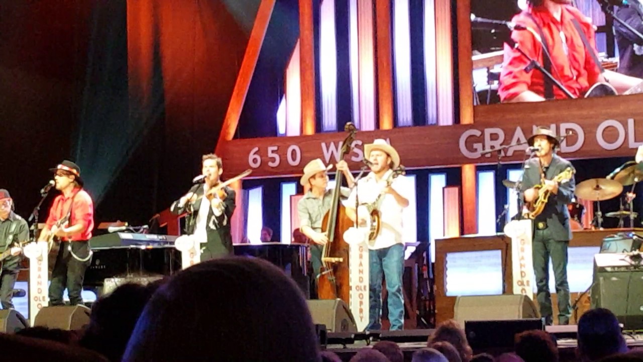 Old Crow Grand Ole Opry Nashville, TN " Wagon Wheel" 10/28/2016 YouTube